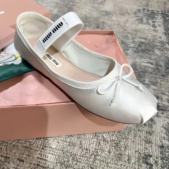 Miu Miu Cream Ballet Flats with Bow - Picture 6 of 6
